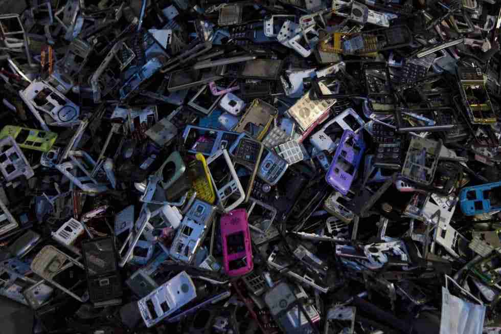 The Environmental Impact of Cell Phones Explained